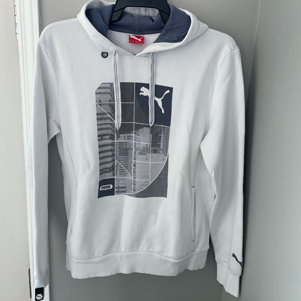 SOLD!!! PUMA • White Hoodie W/ logo